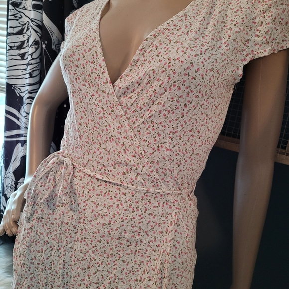 Brandy ❤ Melville - Picture 2 of 4